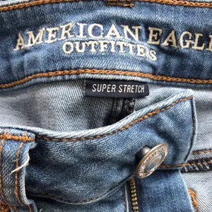 American Eagle Jean Shorts with Frayed Hem Size 2 thumbnail 4