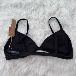Skims Outdoor Tiny Triangle Bralette Washed Onyx Size Large thumbnail 4