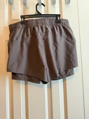 Fabletics Gray shorts thumbnail 2