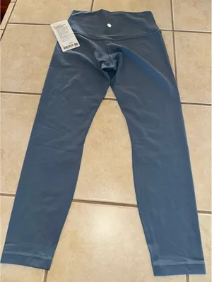 Lululemon Align No Line High Rise 25” Steel Blue Size 8 NWT thumbnail 2