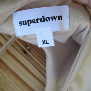 NWT Superdown Madalyn Skirt Set in Nude XL thumbnail 9