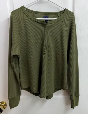 GAP Women's Green Waffle Knit Long Sleeve Henley cotton stretch casual shirt S thumbnail 1