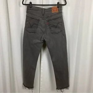 Levi’s Gray Wash Raw Hem Wedgie Straight Jeans Sz.29 thumbnail 8