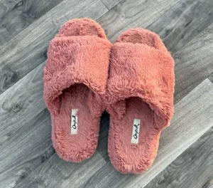 Fluffy fuzzy salmon pink slippers Size 7/8 thumbnail 1