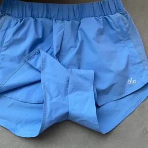 Alo Yoga Playmaker Dolphin Short Crystal Clear Blue XS thumbnail 4