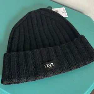 New UGG Soft Cozy Plush Chunky Ribbed Wool Blend Cold Weather Outdoor Beanie thumbnail 1