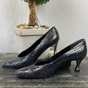 Stuart Weitzman Black & Silver Print Point Toe Pump Kitten Heel Shoes 7.5 thumbnail 2