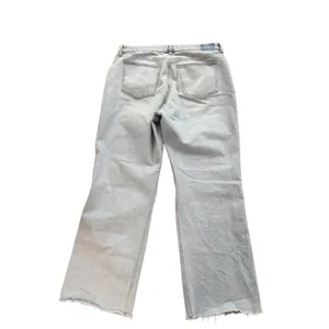 Abercrombie & Fitch Curve Love 90s Relaxed High Rise Jeans‎ Light Wash 33 16L thumbnail 2