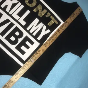 FREEZE crop top “Don’t Kill My Vibe” ties at bottom short sleeve T-shirt size M thumbnail 5