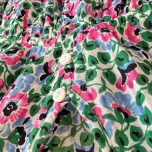 Banjanan Kira Floral Cotton Peplum Top V-Neck Ruffle Sleeve Pink Blue Green‎ M thumbnail 3