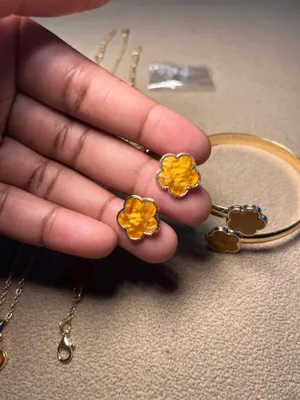 Gold & Brown Clover Flower Jewelry Set - Necklace, Bracelet, Ring, Earrings thumbnail 6