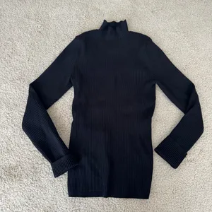 Aritzia Babaton Sculpt Knit Tie-back Longsleeve thumbnail 4