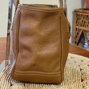 Vintage Dooney & Bourke Norwalk Leather Bucket Shoulder Bag Dark Tan / Lt Brown thumbnail 4
