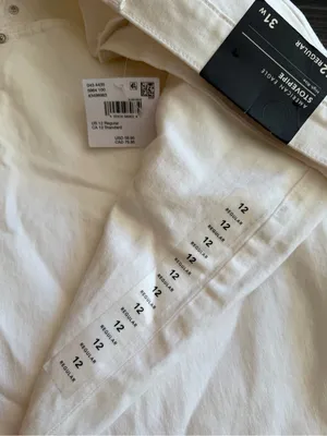 American Eagle Outfitters White Straight-Leg Stovepipe Jeans thumbnail 2
