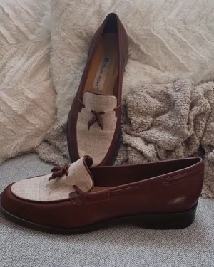 Etienne Aigner Vintage 1970 Burgundy Leather And Cream Loafers thumbnail 4