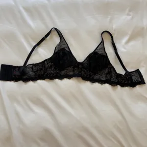 ✨ Frederick’s Of Hollywood Y2K Black Sheer Floral Lace Bralette | Coquette Fairycore Lingerie Top | Romantic Soft Cup Mesh Bra Size S thumbnail 7