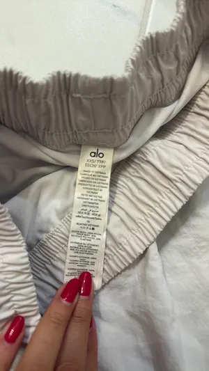 Alo yoga skirt thumbnail 3