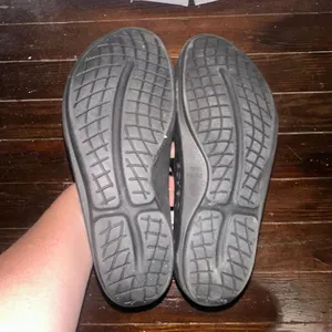 Oofos black cushioned surgery recovery black 11 flip flops thumbnail 2