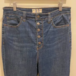 We The Free High‎ Rise Flare Jeans Dark Wash Button Fly Bell Bottoms thumbnail 3