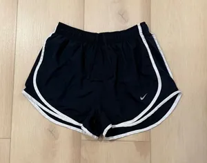 Nike Women's Black Running Shorts Women's Size Medium thumbnail 1
