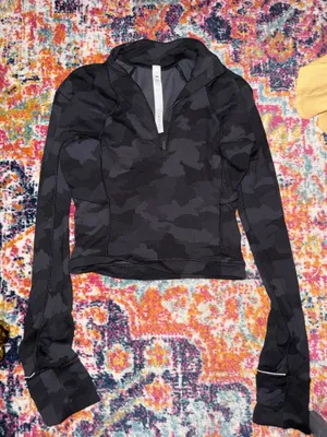 Lululemon Pullover Half-Zip thumbnail 1