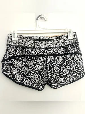 Lululemon Size 2 Run Speed Shorts Posey Black White Mosaic 4-Way Stretch Size 6 thumbnail 6