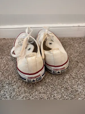 Converse Chuck Taylor Low Top White Canvas Sneakers Womens 7 thumbnail 4