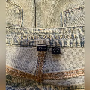 American Eagle Distressed Curvy Mom Shorts thumbnail 3