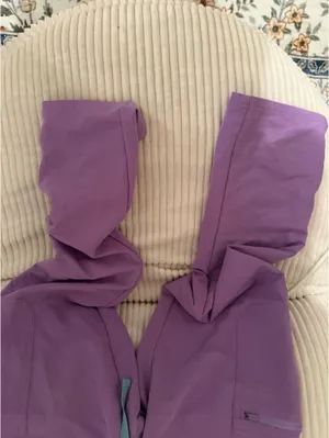 FIGS Yola Scrub Pants High-Waisted thumbnail 3