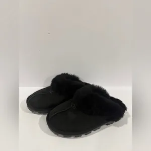 UGG Coquette Slippers Women’s 6 Black Shearling Lined Indoor Outdoor thumbnail 4