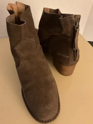 UGG Taupe Chelsea Suede Ankle Booties with Stacked Heel US 9.5 thumbnail 7