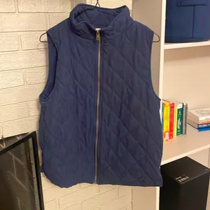 Umgee Women’s navy blue vest size large. thumbnail 1