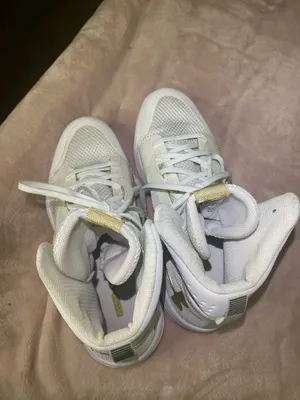 Under Armour UA Highlight Ace 2.0 White Gold Volleyball Womens Size 10 thumbnail 6