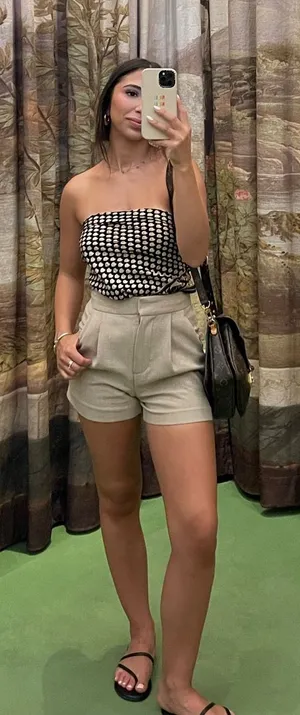 Aritzia Effortless Shorts thumbnail 1