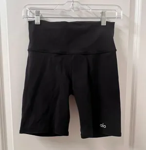 Alo 7’’ High-Waist Bike Shorts thumbnail 2