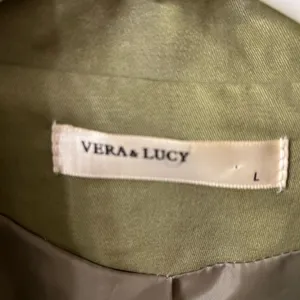 Vera & Lucy khaki Green blazer with gold sequins on the sleeve sz L thumbnail 3