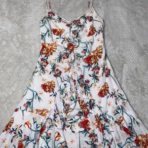 HELLO MOLLY Floral Midi Dress — White Floral | S thumbnail 1