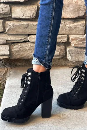 Top Moda Black Sherpa Lug Sole Ankle Bootie thumbnail 2