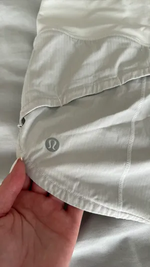 Lululemon Speed Up 2.5" Low-Rise White Shorts 4 thumbnail 4