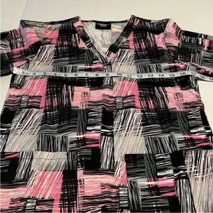 ECKO Unltd. Womens Size XS Pink‎ Tic Tac Scrub Top Medical Healthcare Dental NEW thumbnail 6