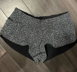 Reversible lululemon swim shorts thumbnail 1