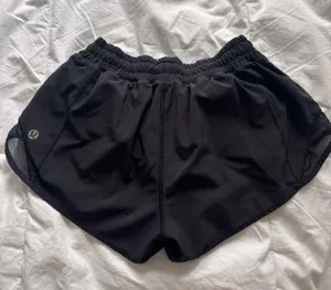 Black Hotty Hot Shorts Lululemon 2.5" thumbnail 2