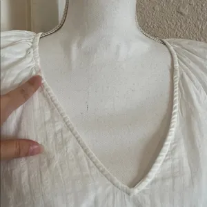 NWT White Cotton Flutter Sleeve Blouse Size XS thumbnail 4