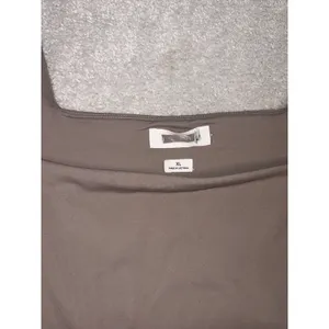 Aritzia Babaton Contour Squareneck T-Shirt xl taupe thumbnail 2