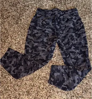 Lululemon Joggers thumbnail 1