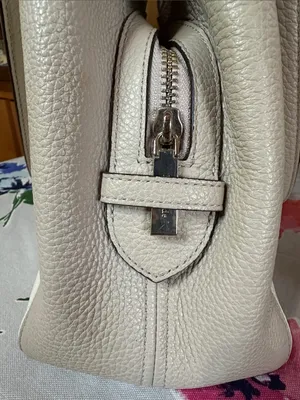 Kate Spade Leila. Leather triple compartment. thumbnail 9