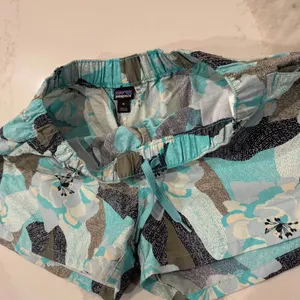 Patagonia Barley Baggies Print Shorts Womens Medium Blue Hibiscus FieldTurquoise thumbnail 6