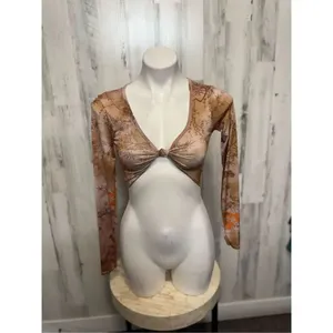 PrettyLittleThing brown crop top thumbnail 2