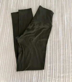 Real Me High Rise 7/8 Leggings thumbnail 2
