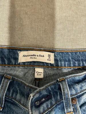 Mid Rise Ankle Straight Jeans thumbnail 3